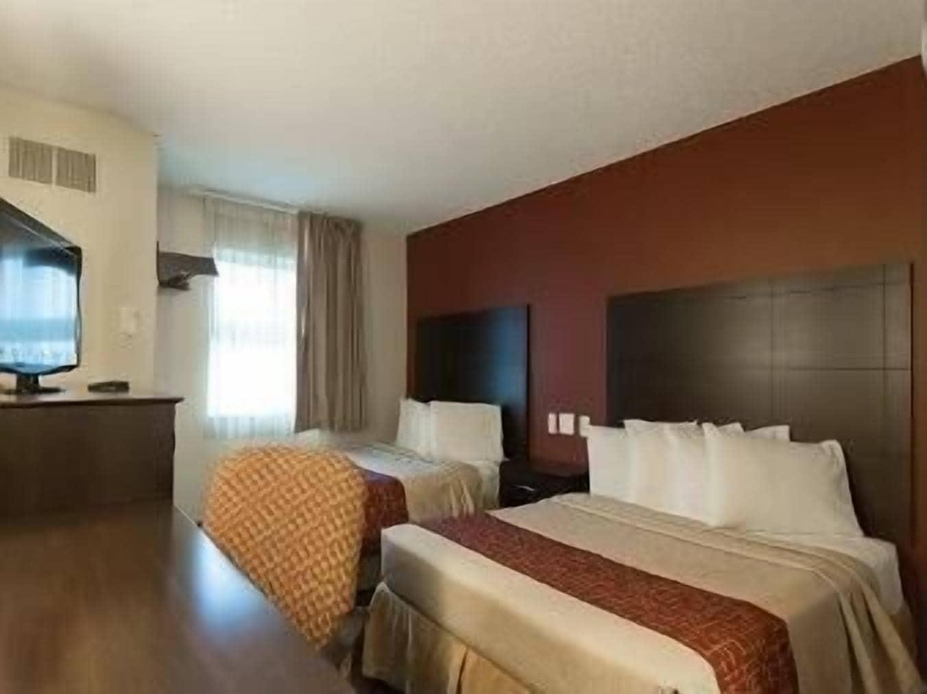 Travelodge By Wyndham Romulus Detroit Airport Экстерьер фото